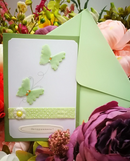 EG121-GC011AM Открытка ручной работы Вереница бабочек 12см*17см